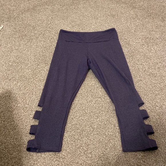 Onzie Heathered Denim Capri Cut Out Leggings - Picture 3 of 6
